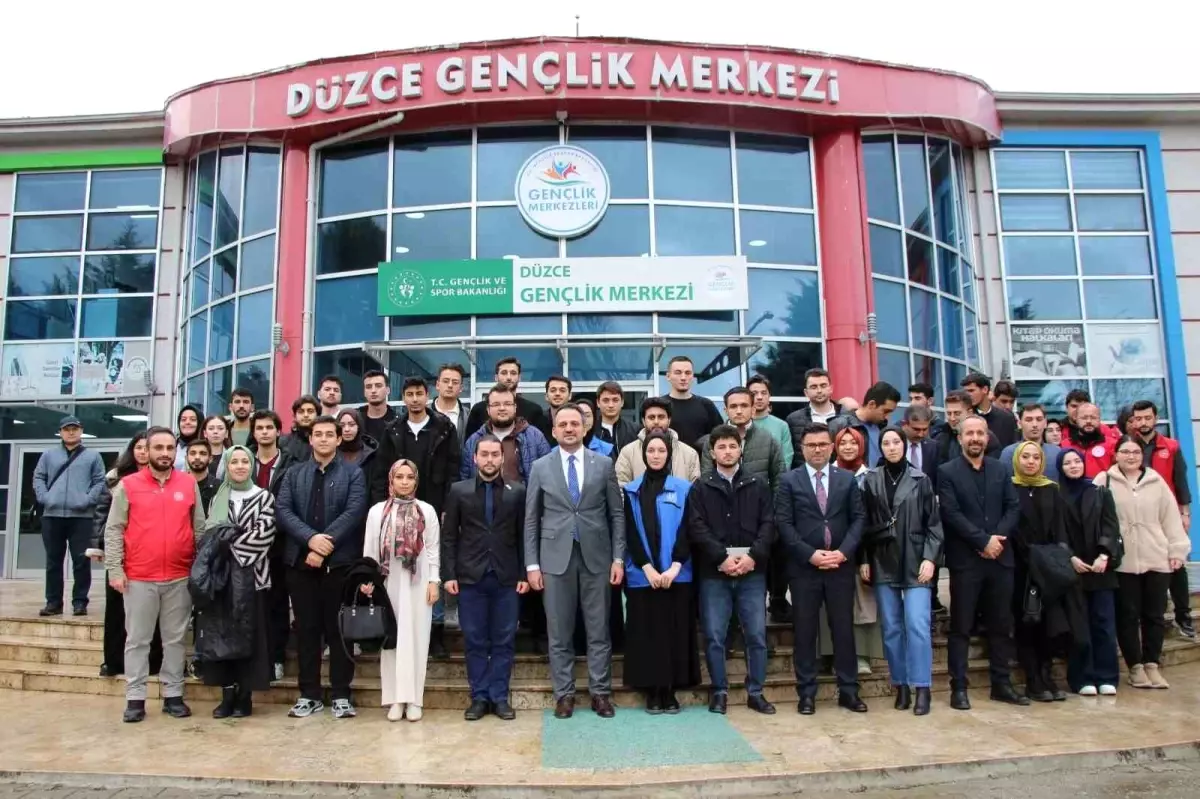 Eminoğlu Gençlerle Buluştu